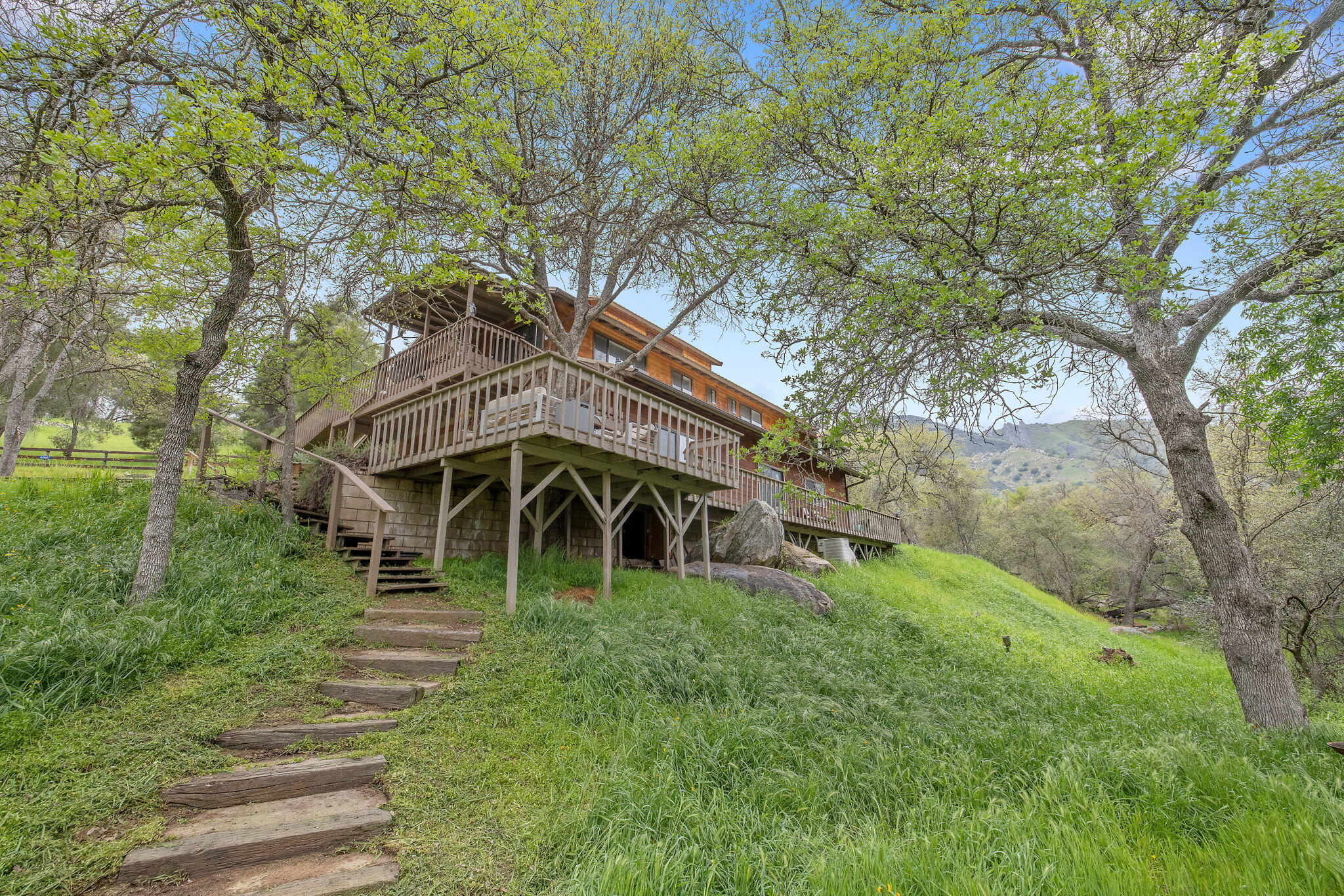 43677 Washburn Dr, Three Rivers, CA 93271