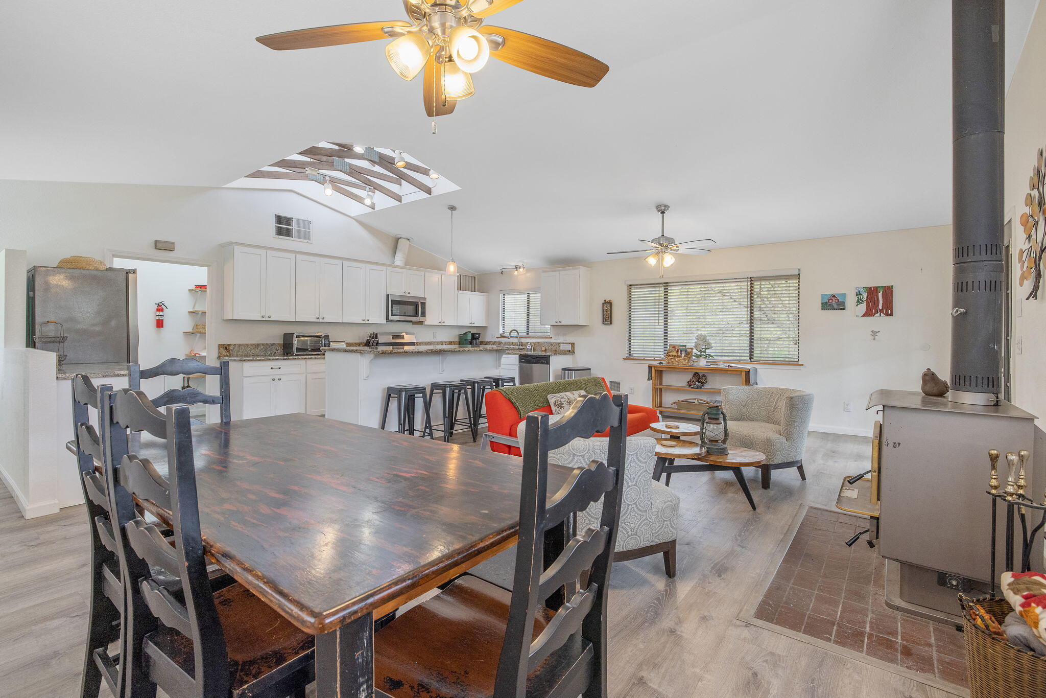 43677 Washburn Dr, Three Rivers, CA 93271