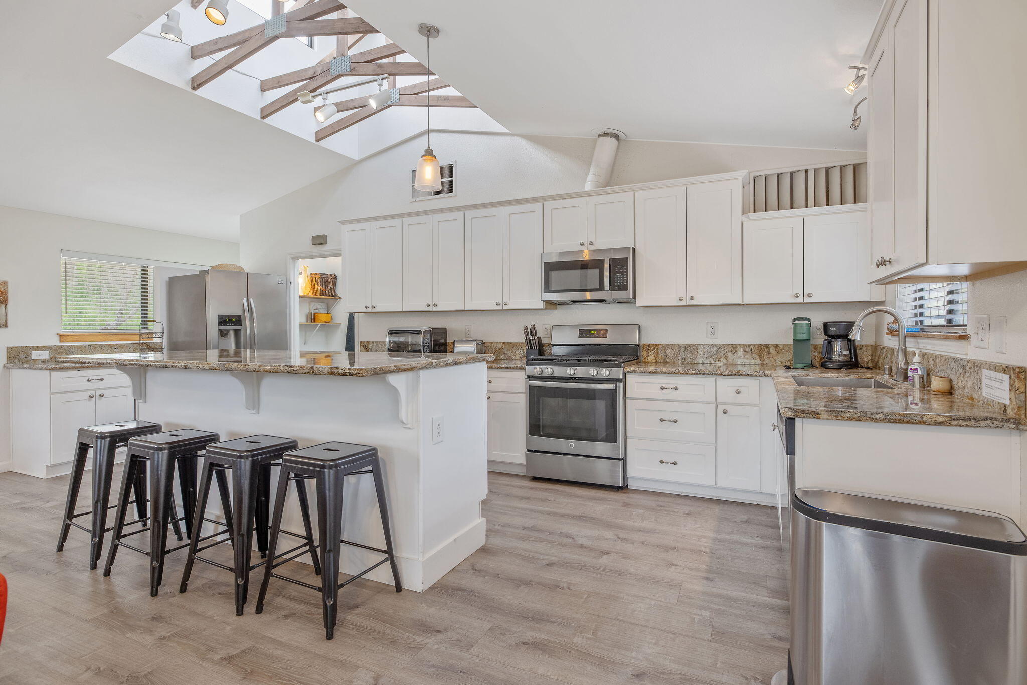 43677 Washburn Dr, Three Rivers, CA 93271