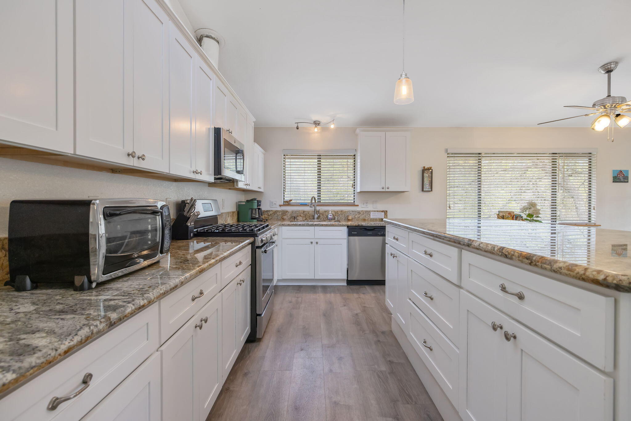 43677 Washburn Dr, Three Rivers, CA 93271