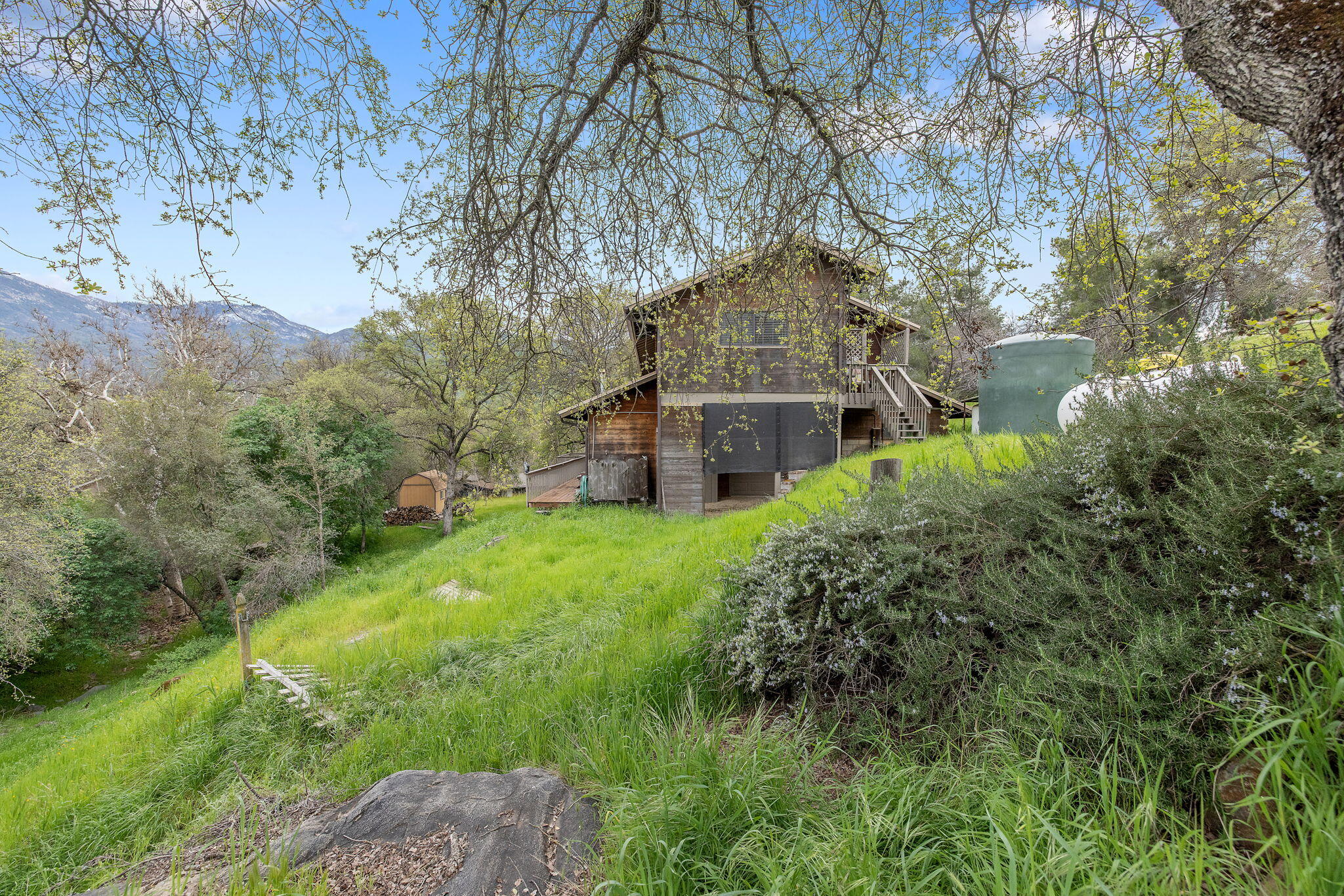 43677 Washburn Dr, Three Rivers, CA 93271