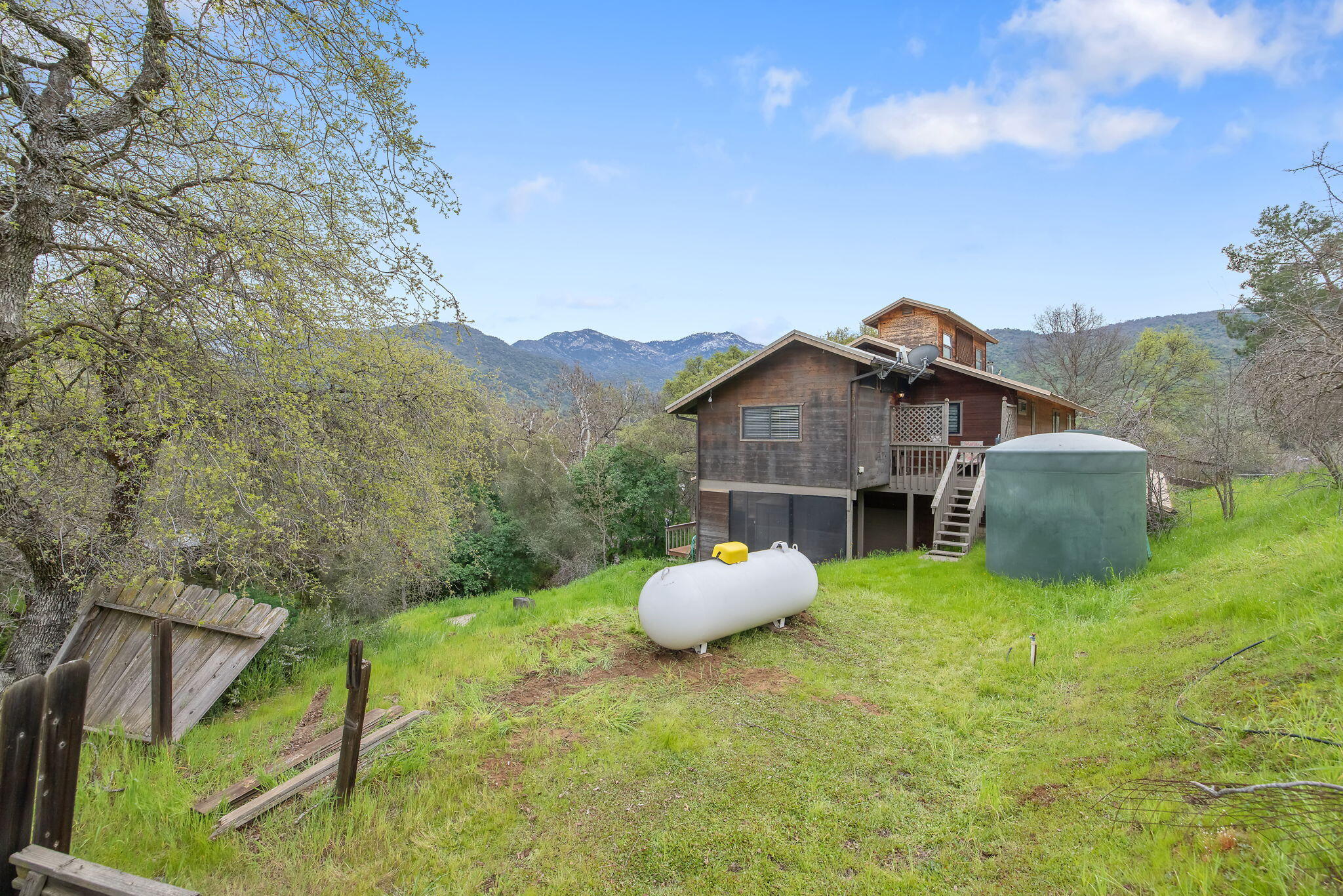 43677 Washburn Dr, Three Rivers, CA 93271