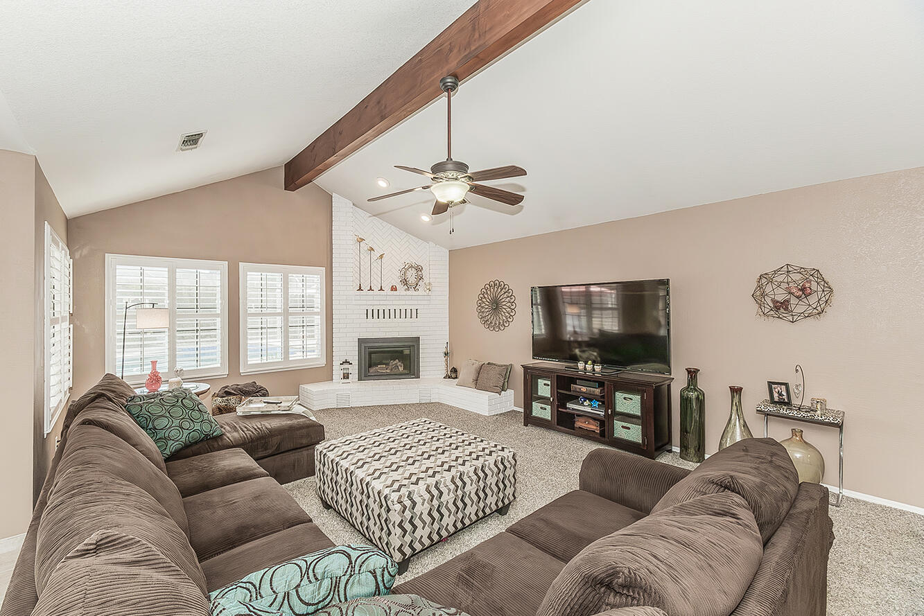 1405 W Flora Ave, Reedley, CA 93654