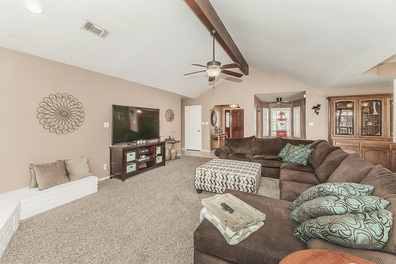 1405 W Flora Ave, Reedley, CA 93654