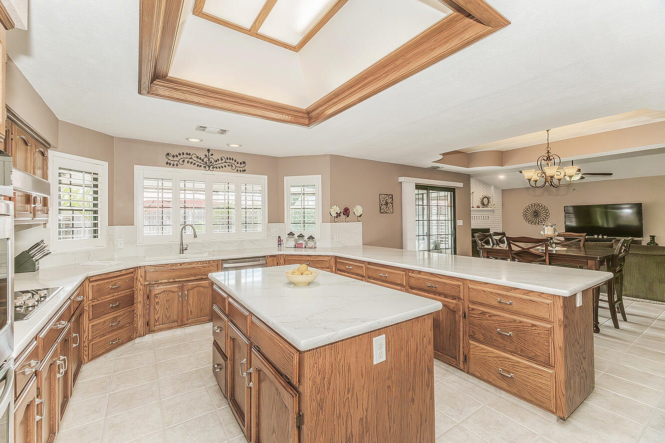 1405 W Flora Ave, Reedley, CA 93654