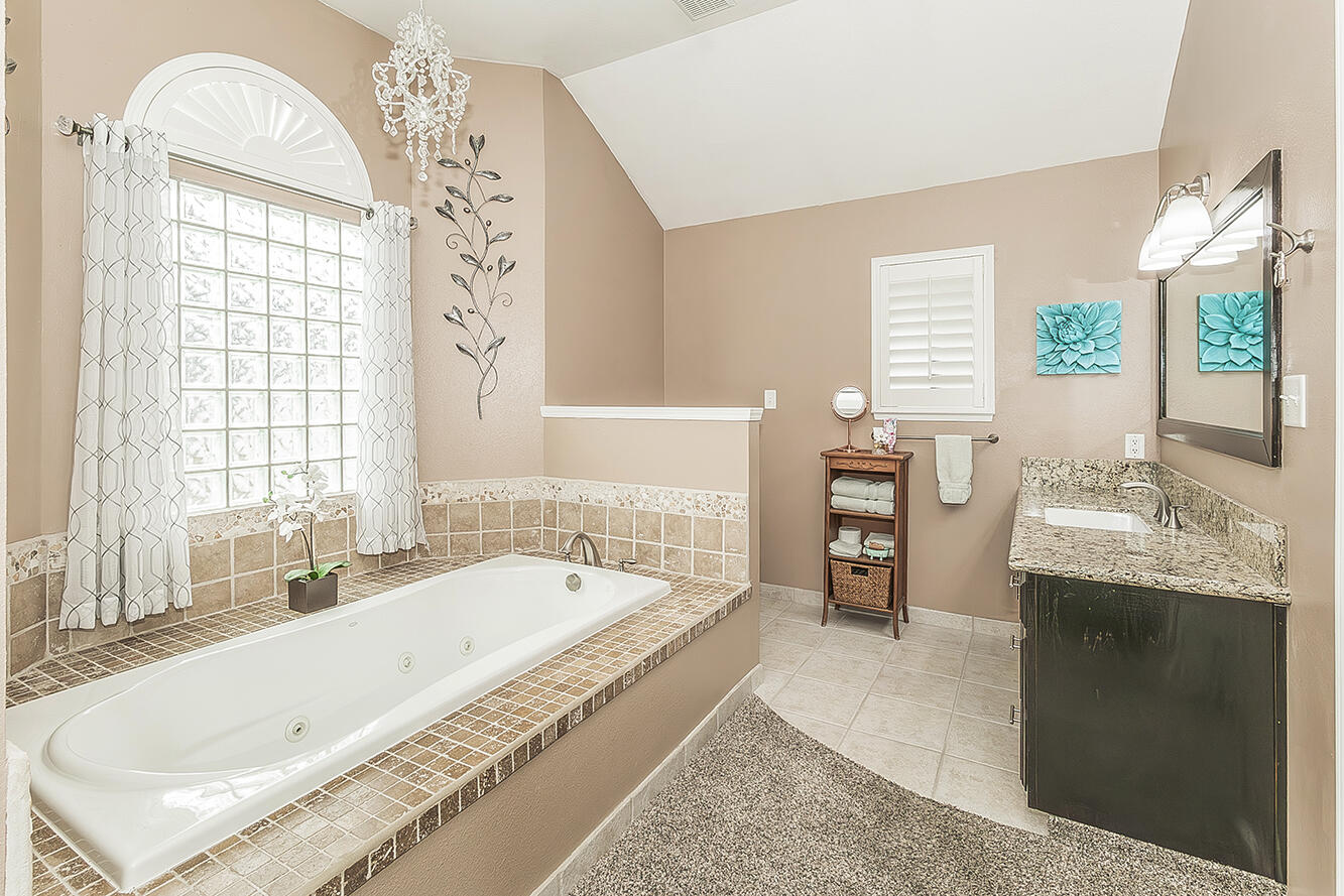 1405 W Flora Ave, Reedley, CA 93654