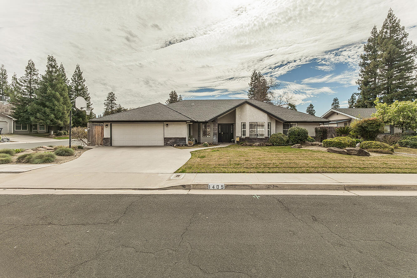 1405 W Flora Ave, Reedley, CA 93654
