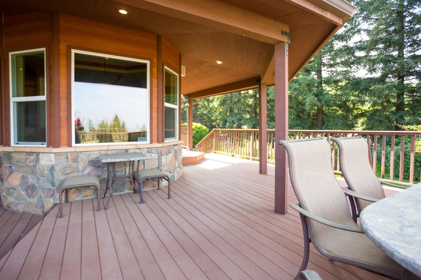 24211 Johns Dr, Porterville, CA 93257