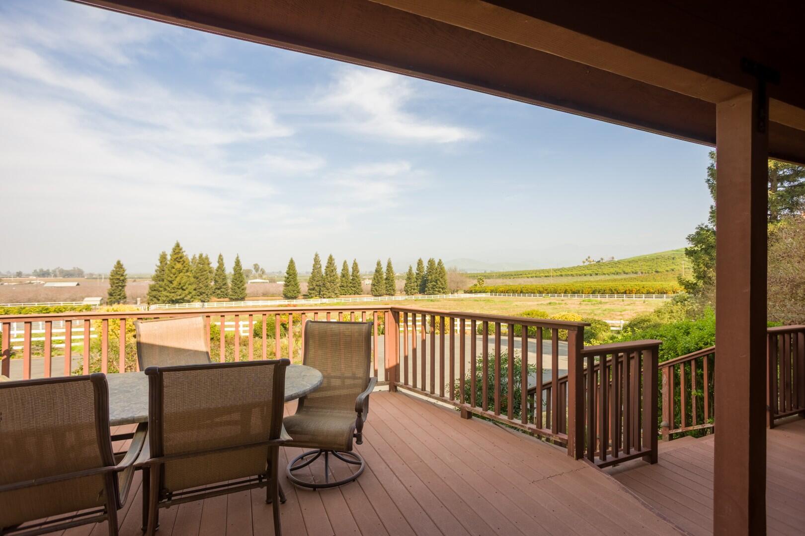 24211 Johns Dr, Porterville, CA 93257