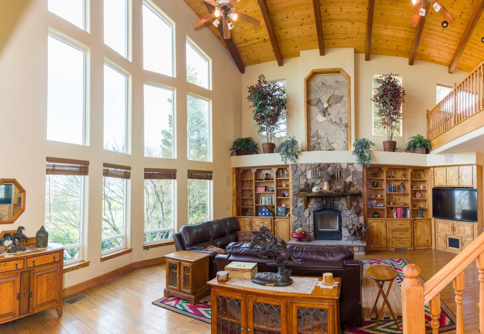 24211 Johns Dr, Porterville, CA 93257