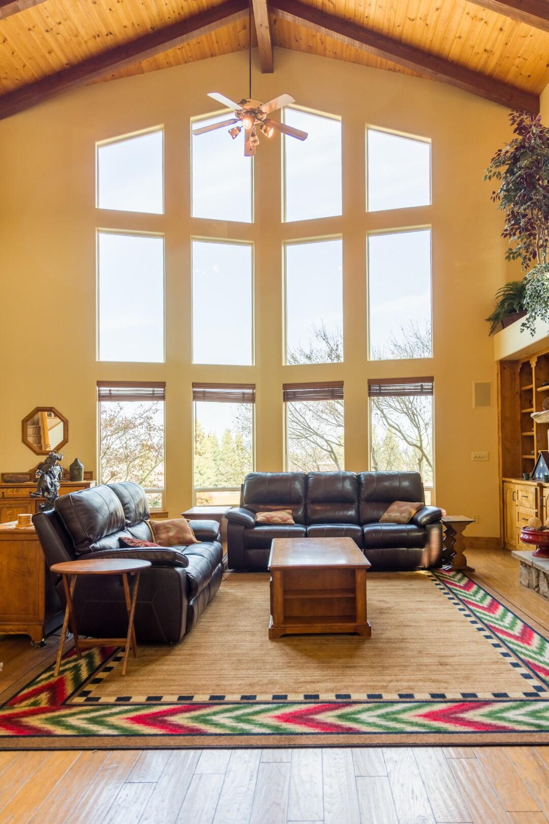 24211 Johns Dr, Porterville, CA 93257