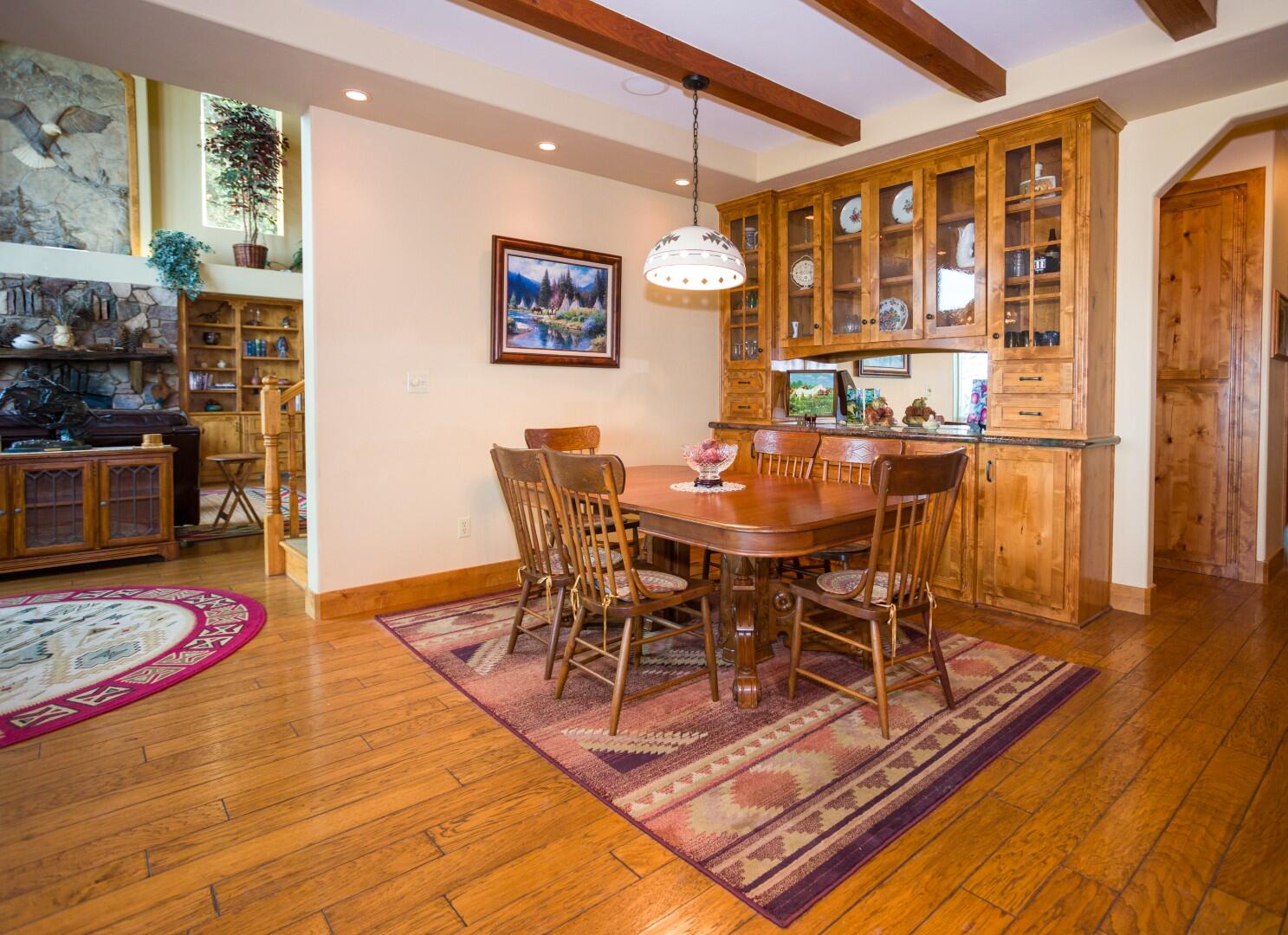 24211 Johns Dr, Porterville, CA 93257