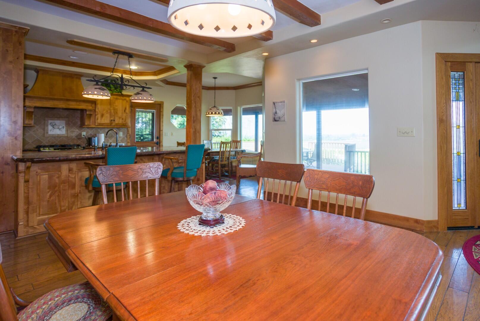 24211 Johns Dr, Porterville, CA 93257