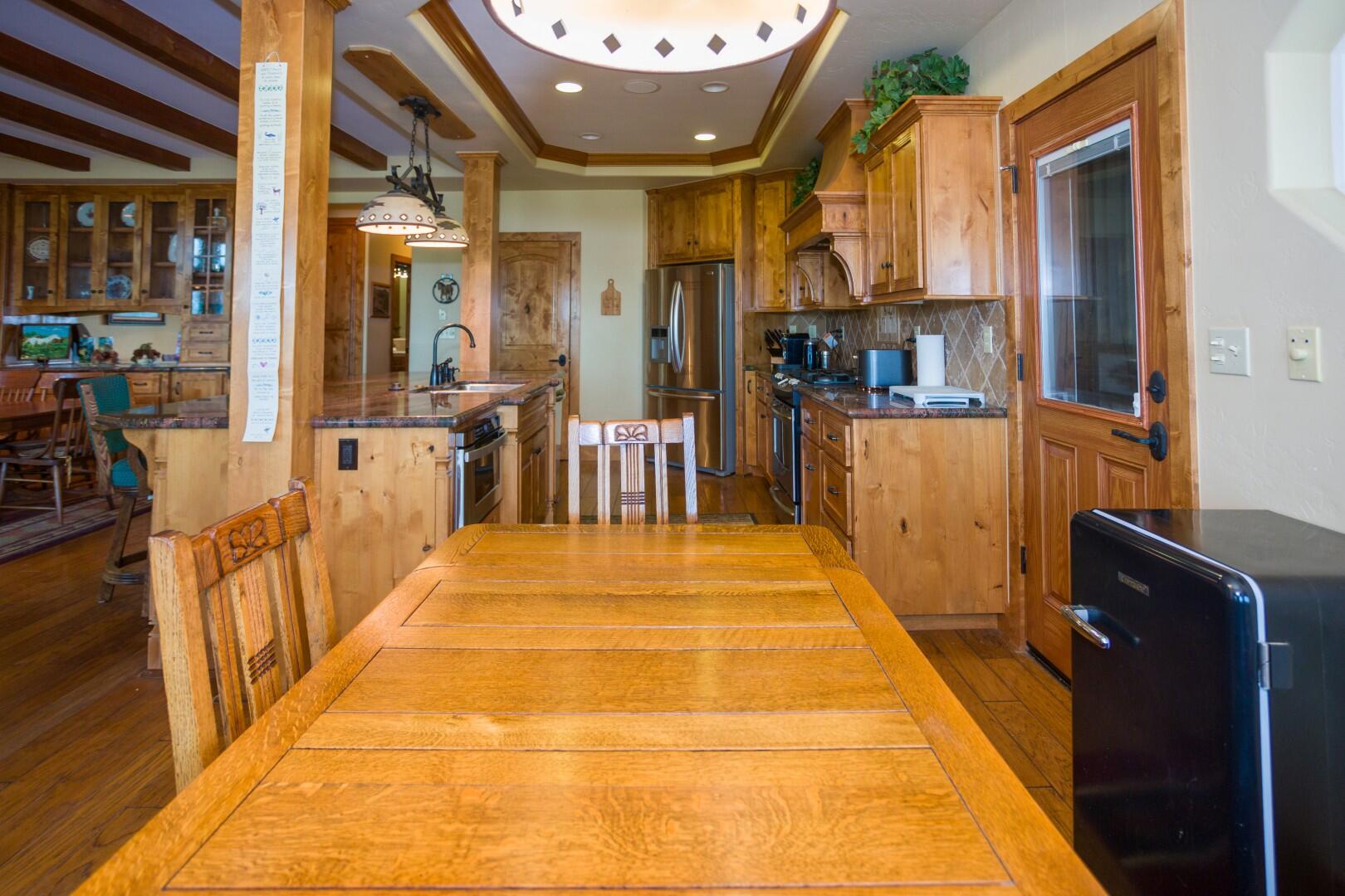 24211 Johns Dr, Porterville, CA 93257