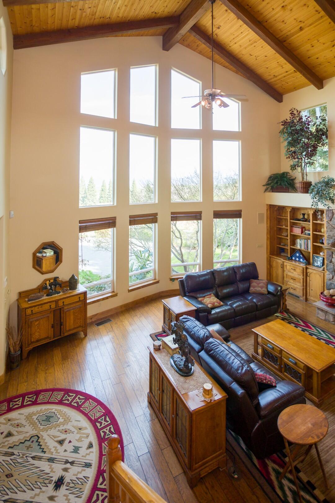 24211 Johns Dr, Porterville, CA 93257