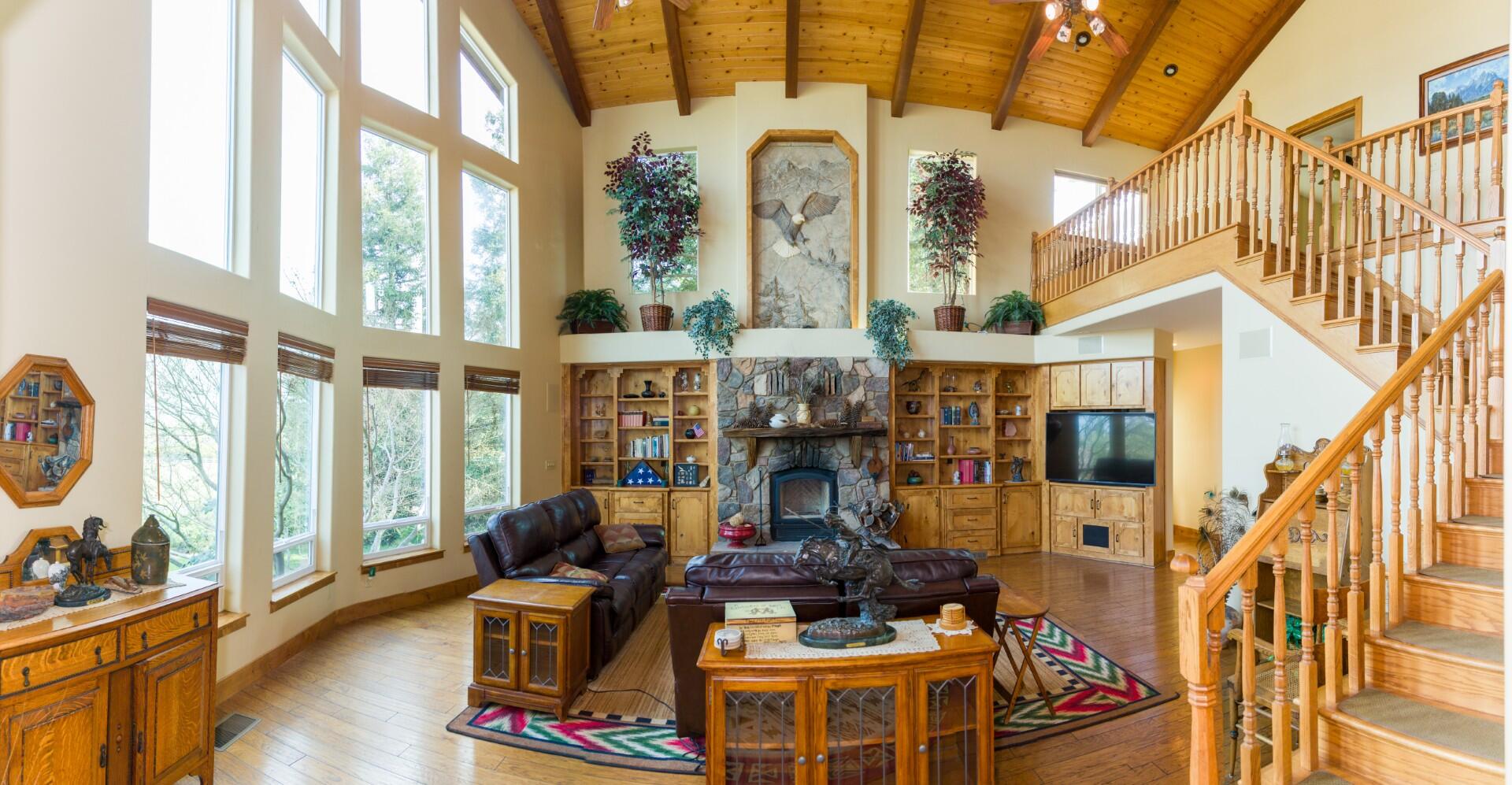 24211 Johns Dr, Porterville, CA 93257