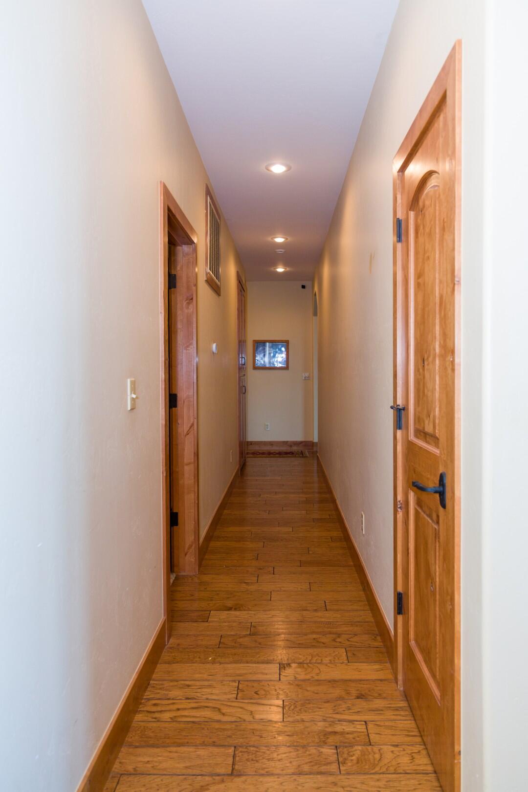 24211 Johns Dr, Porterville, CA 93257