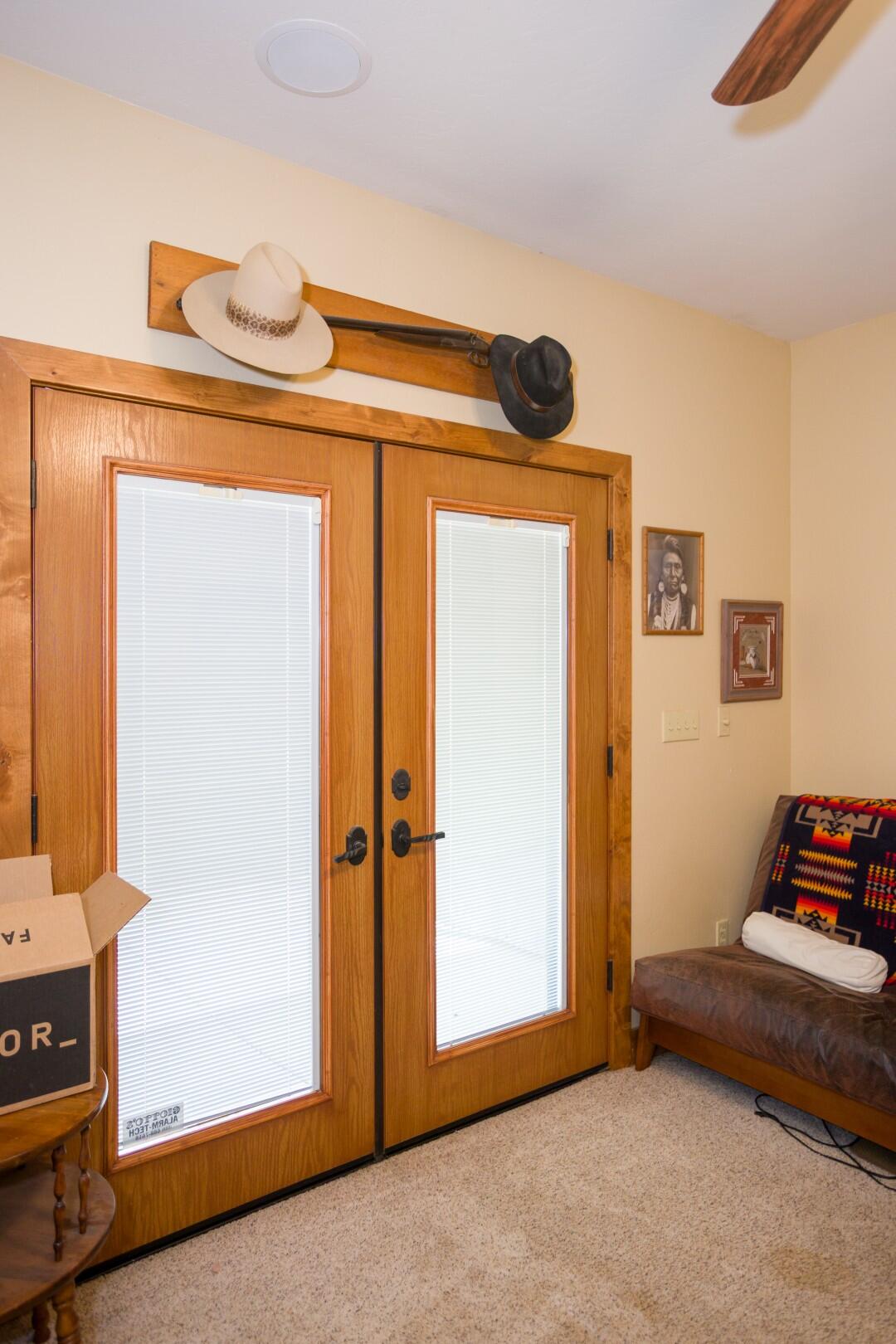 24211 Johns Dr, Porterville, CA 93257