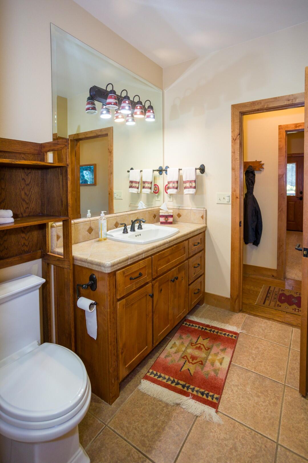 24211 Johns Dr, Porterville, CA 93257