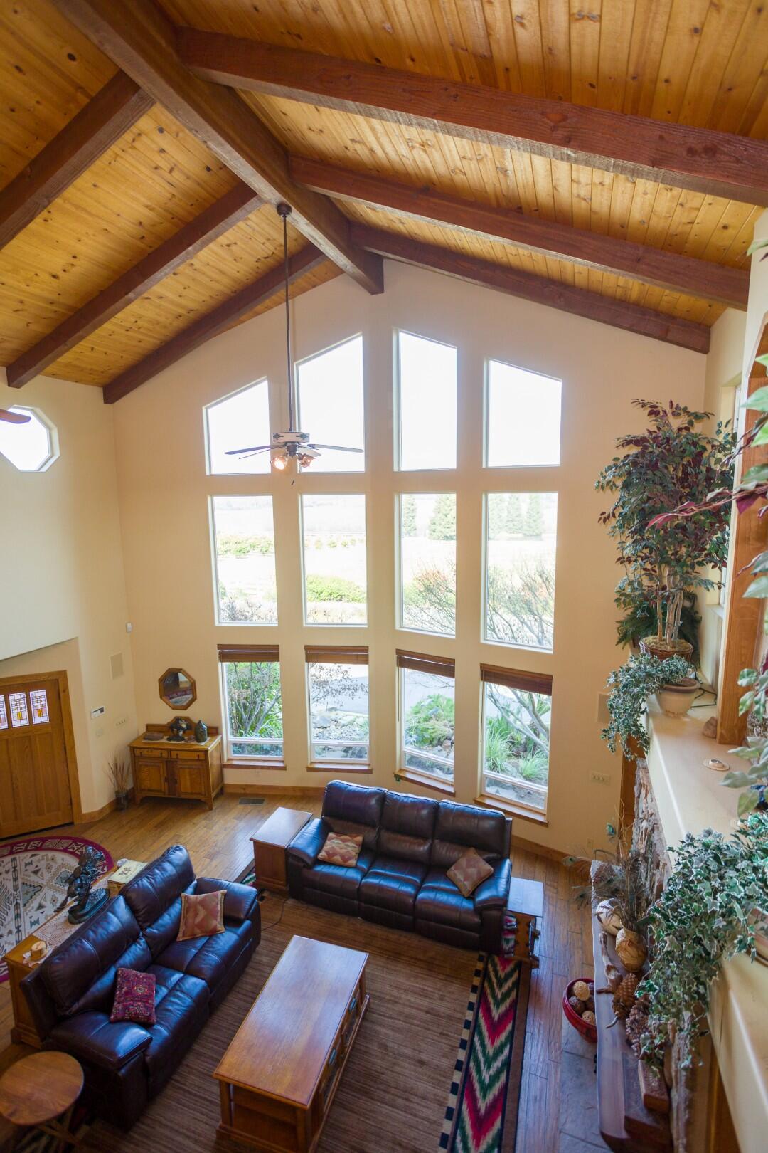 24211 Johns Dr, Porterville, CA 93257