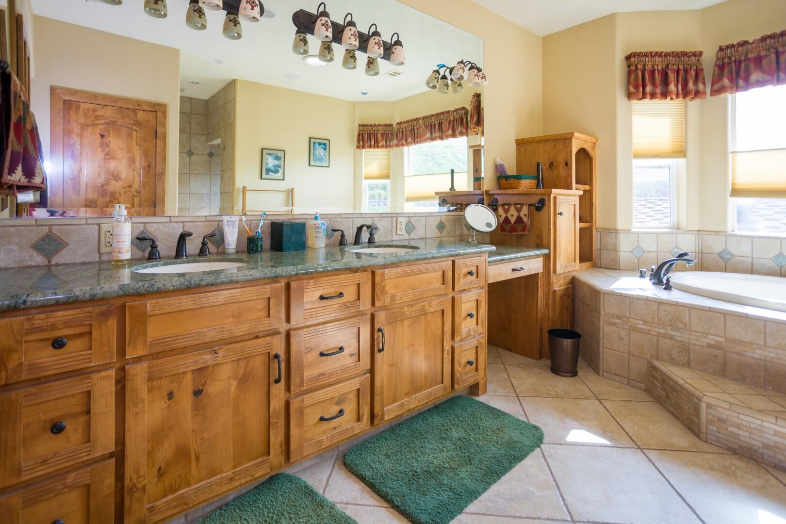 24211 Johns Dr, Porterville, CA 93257