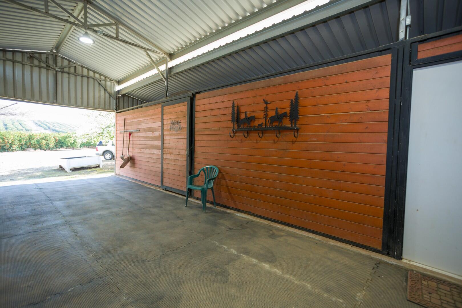 24211 Johns Dr, Porterville, CA 93257