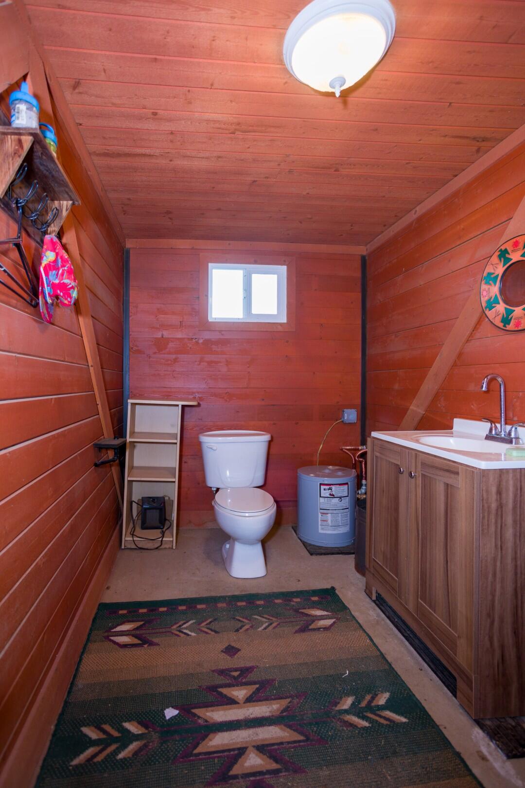 24211 Johns Dr, Porterville, CA 93257