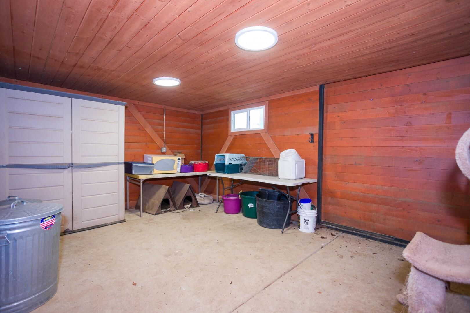 24211 Johns Dr, Porterville, CA 93257