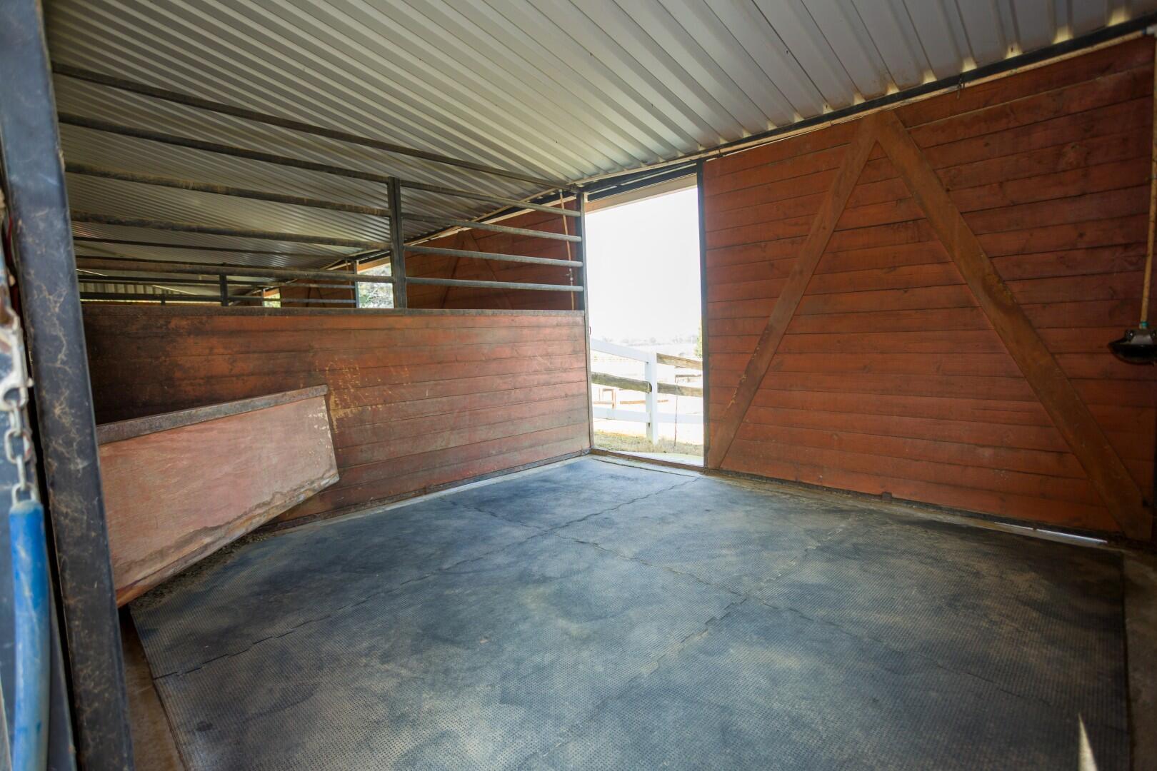 24211 Johns Dr, Porterville, CA 93257