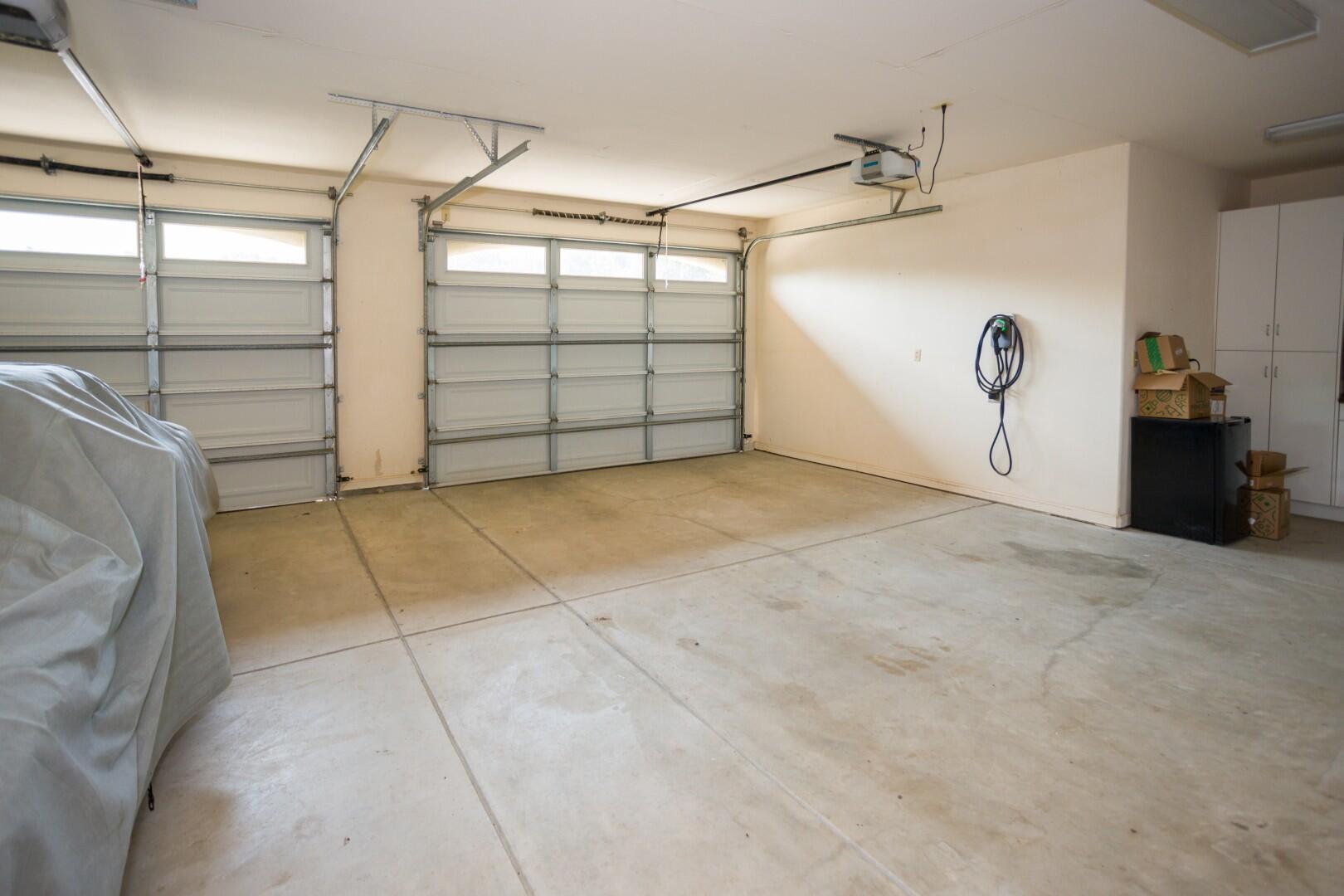 24211 Johns Dr, Porterville, CA 93257