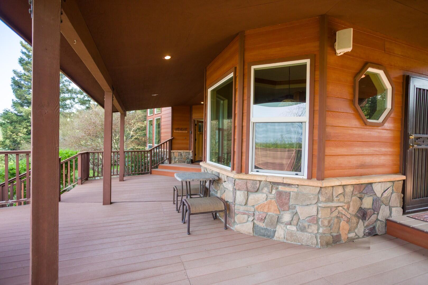 24211 Johns Dr, Porterville, CA 93257