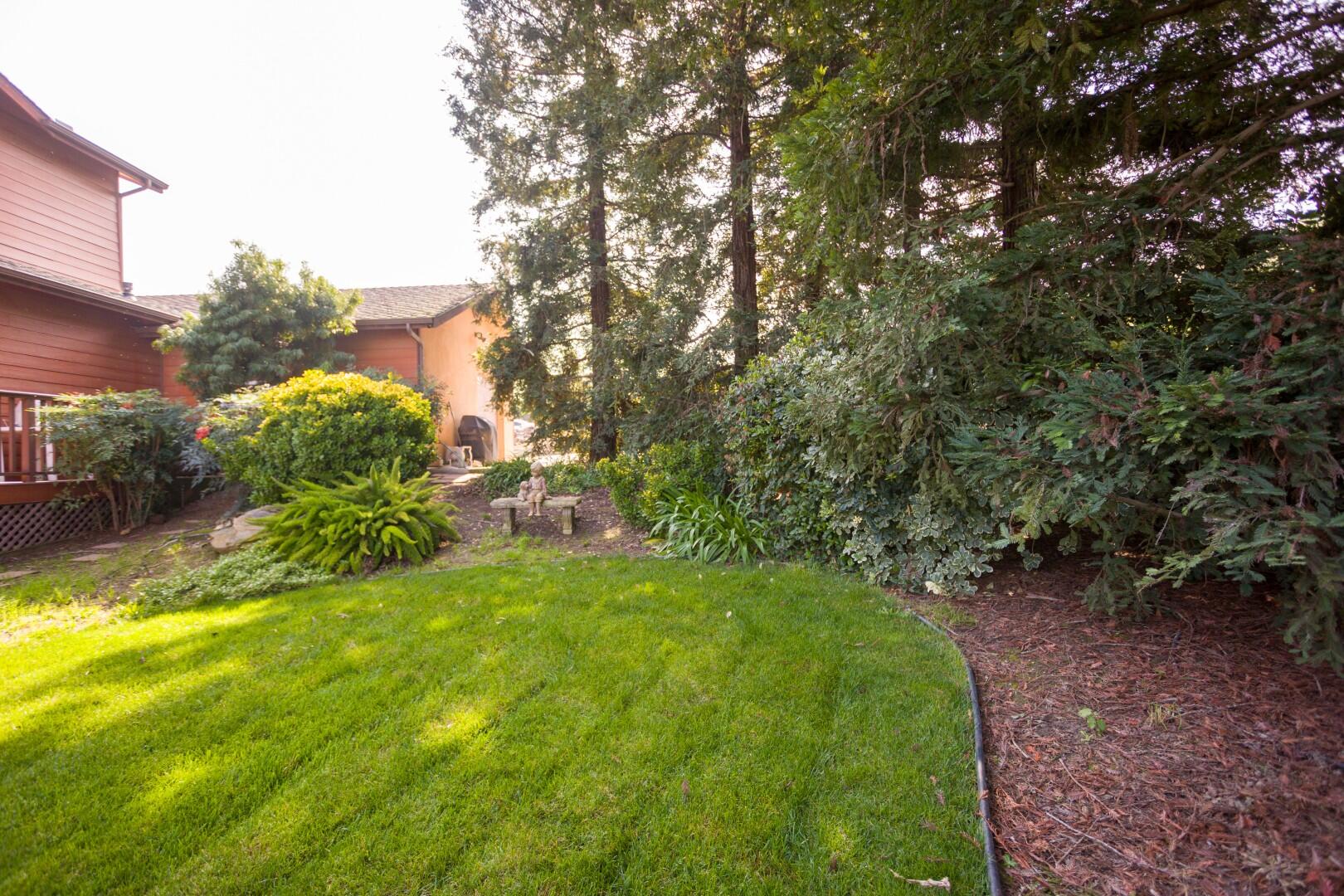 24211 Johns Dr, Porterville, CA 93257