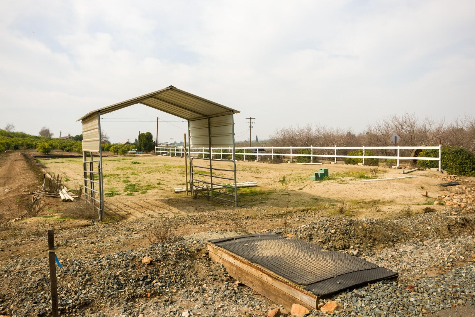 24211 Johns Dr, Porterville, CA 93257