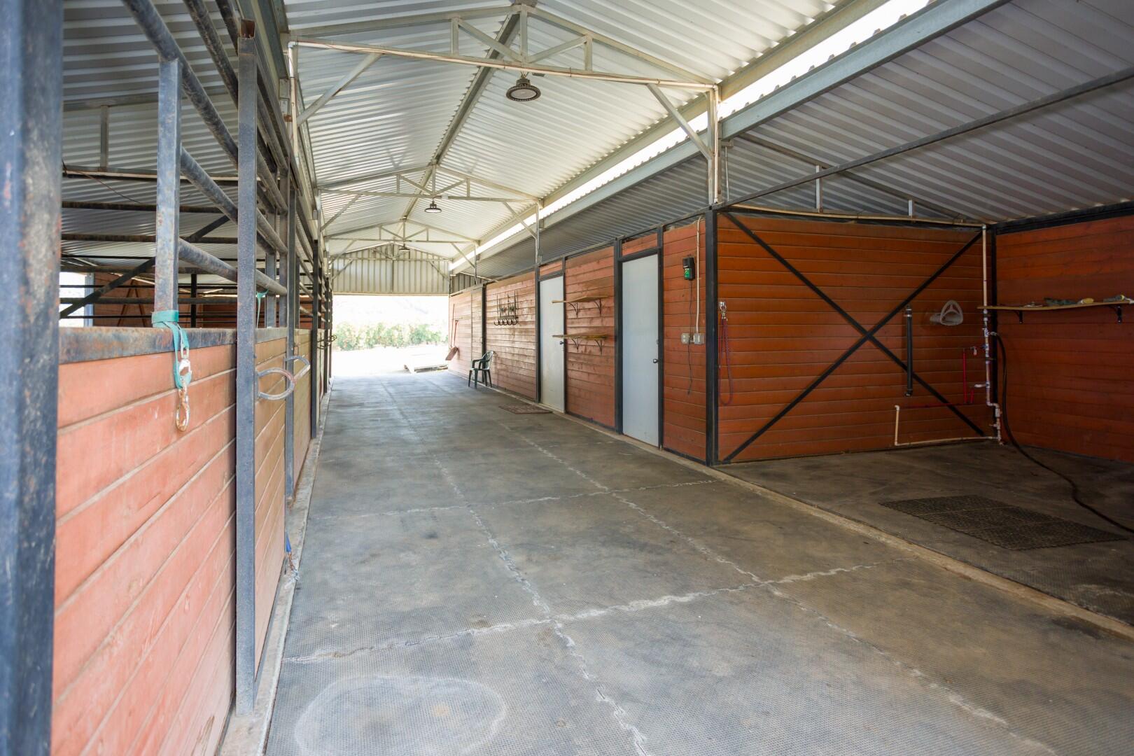 24211 Johns Dr, Porterville, CA 93257