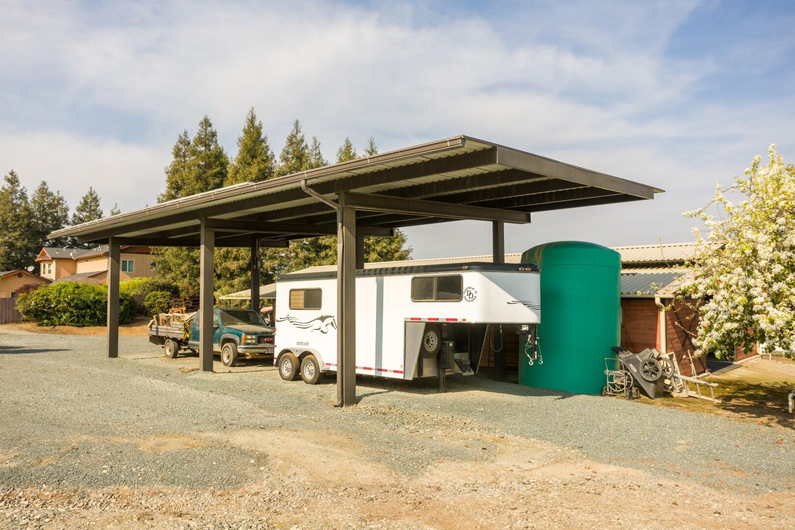 24211 Johns Dr, Porterville, CA 93257