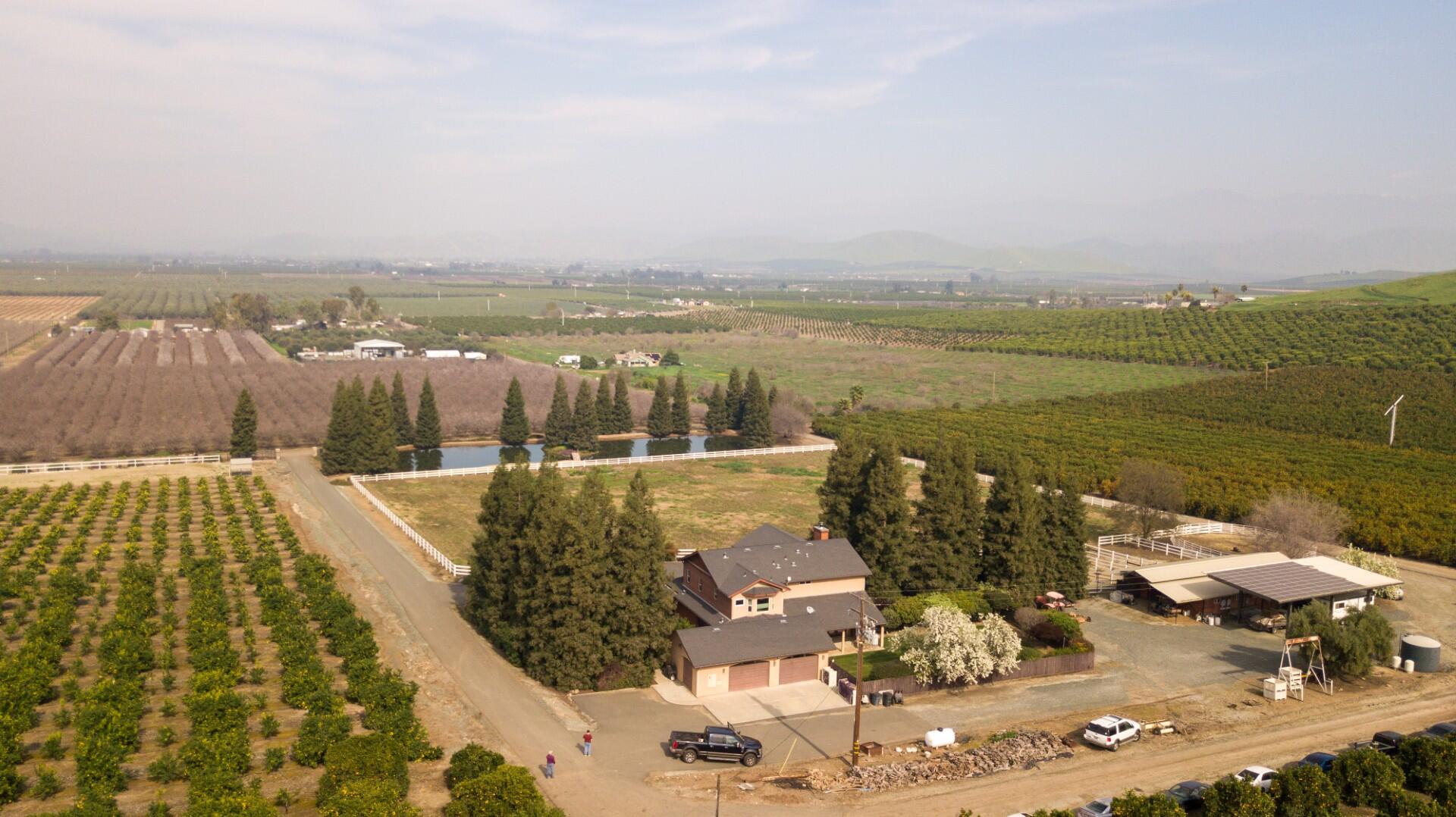 24211 Johns Dr, Porterville, CA 93257