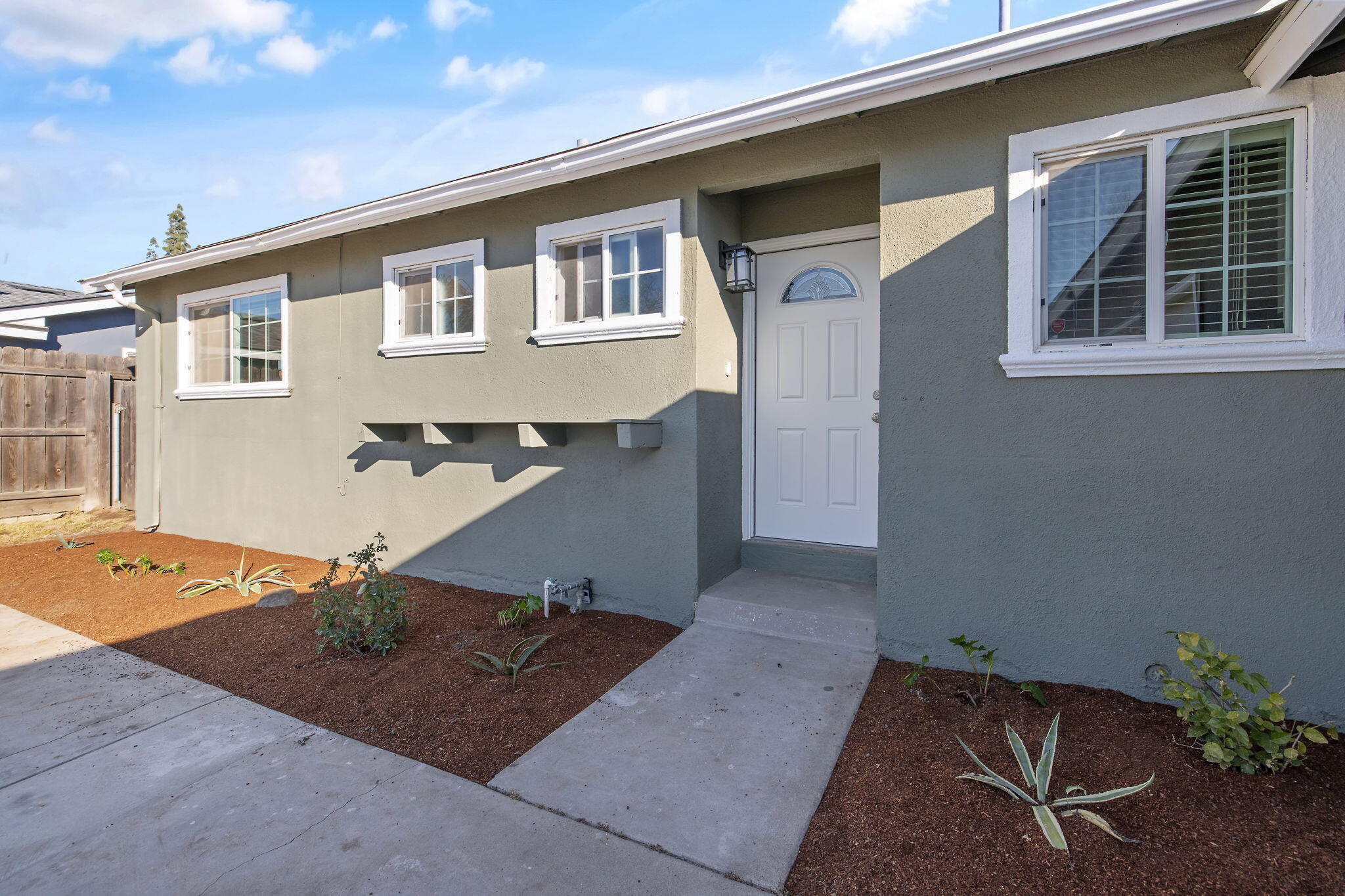 2528 W Howard Ave, Visalia, CA 93277