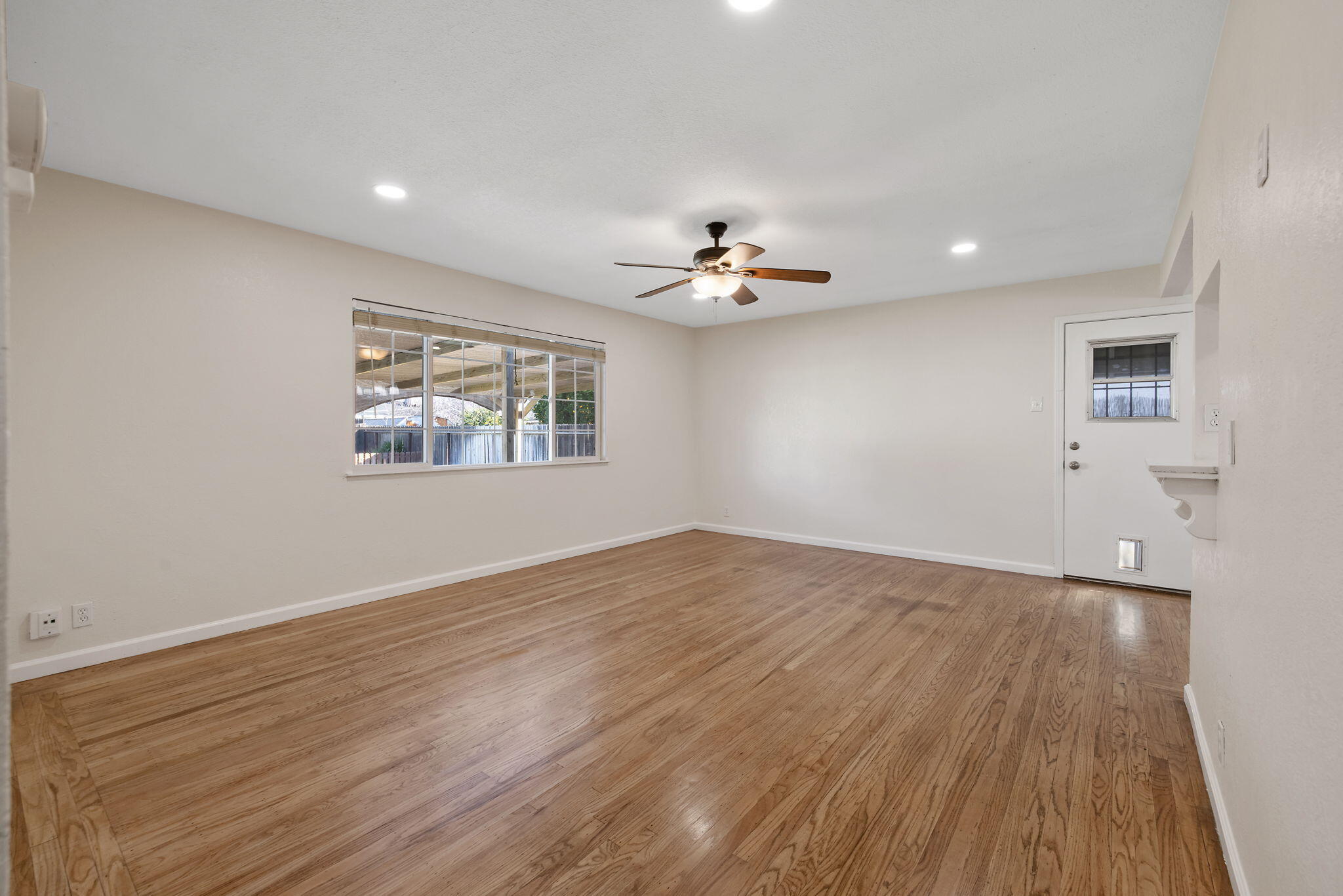 2528 W Howard Ave, Visalia, CA 93277