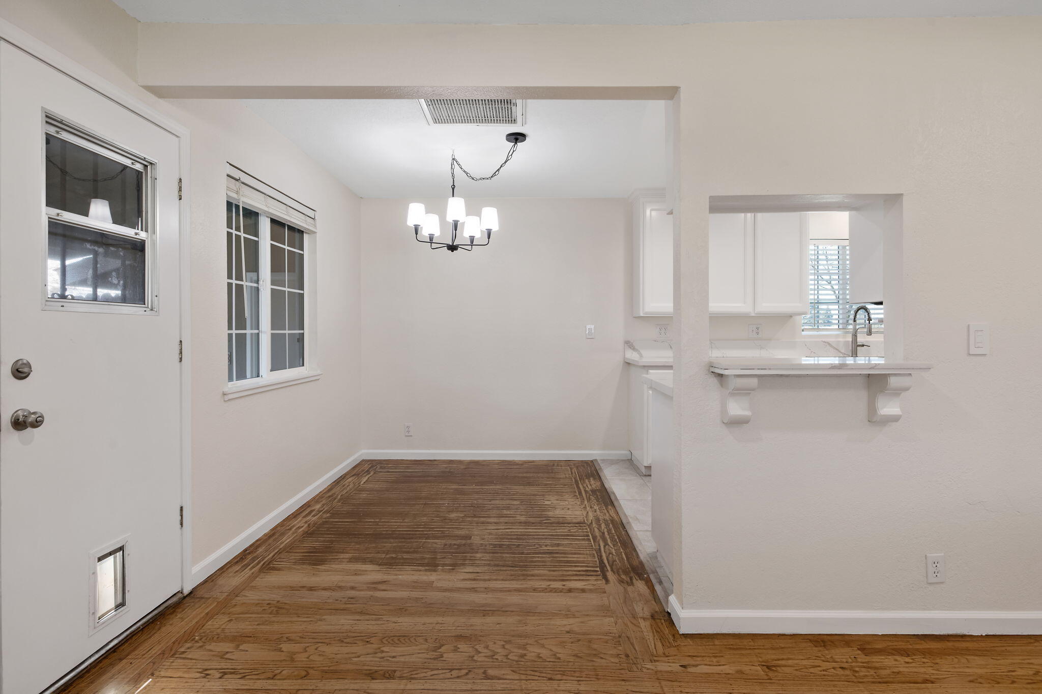 2528 W Howard Ave, Visalia, CA 93277