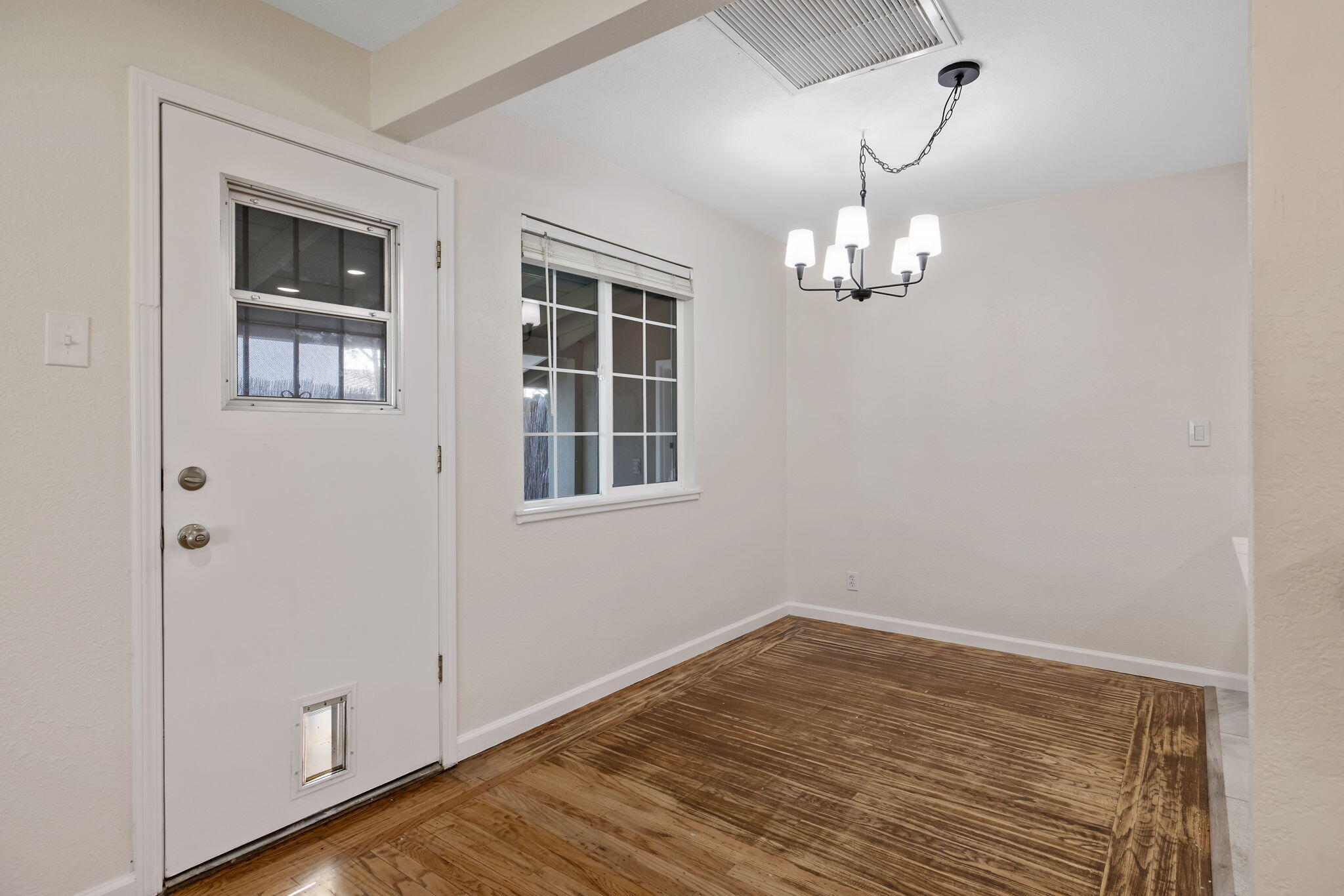 2528 W Howard Ave, Visalia, CA 93277