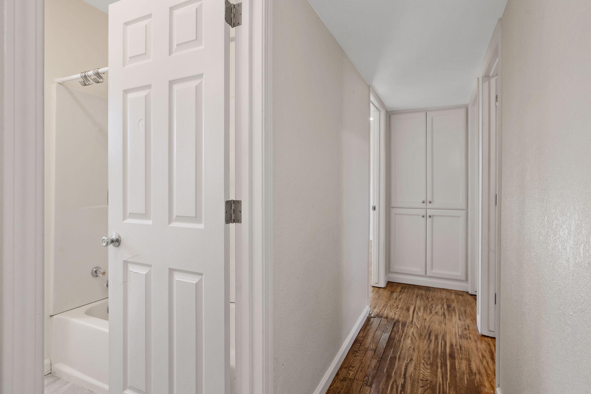 2528 W Howard Ave, Visalia, CA 93277