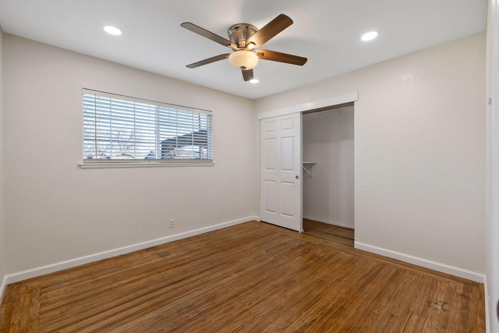 2528 W Howard Ave, Visalia, CA 93277