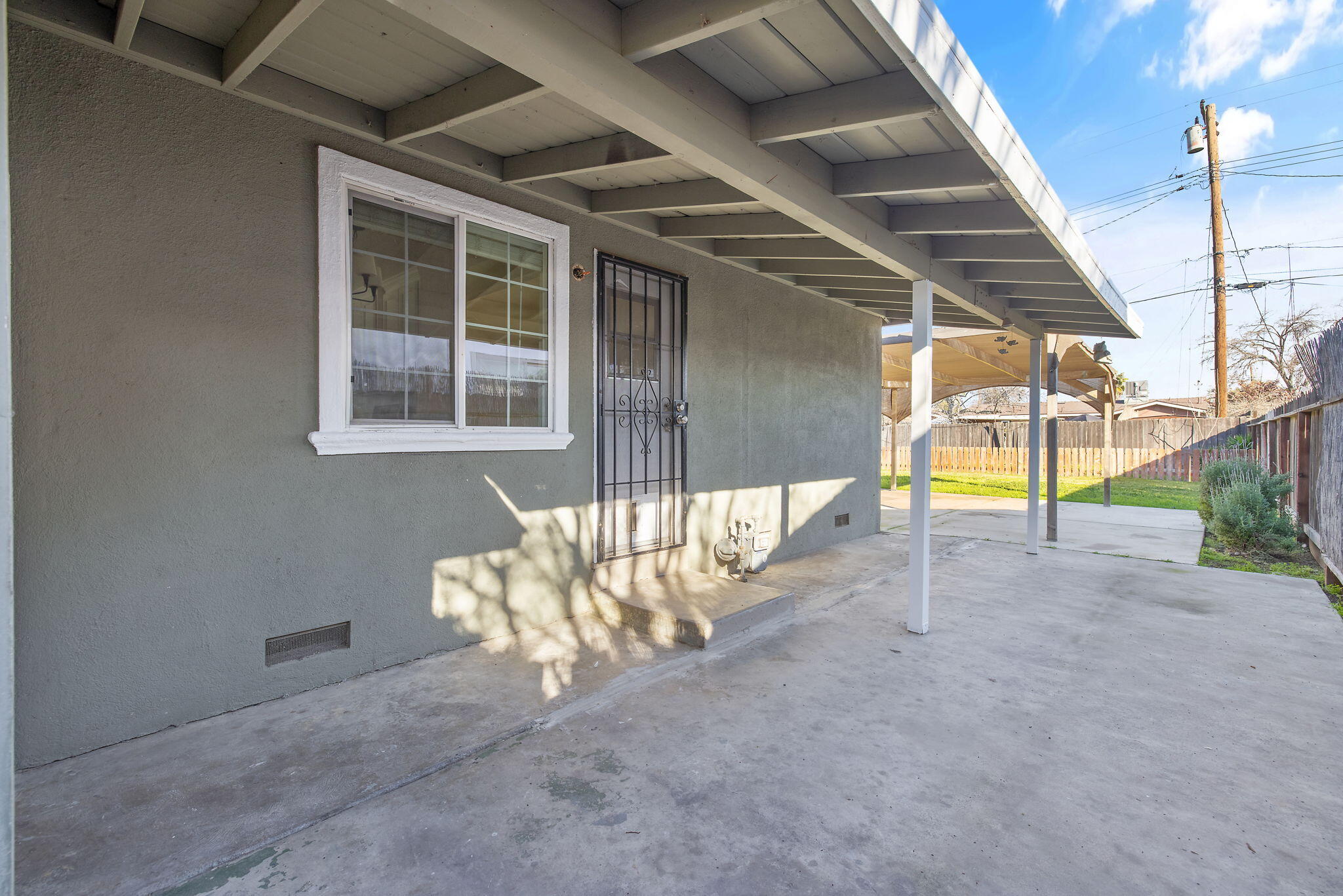 2528 W Howard Ave, Visalia, CA 93277