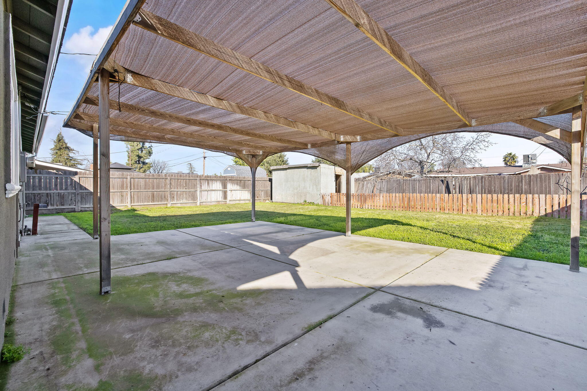2528 W Howard Ave, Visalia, CA 93277