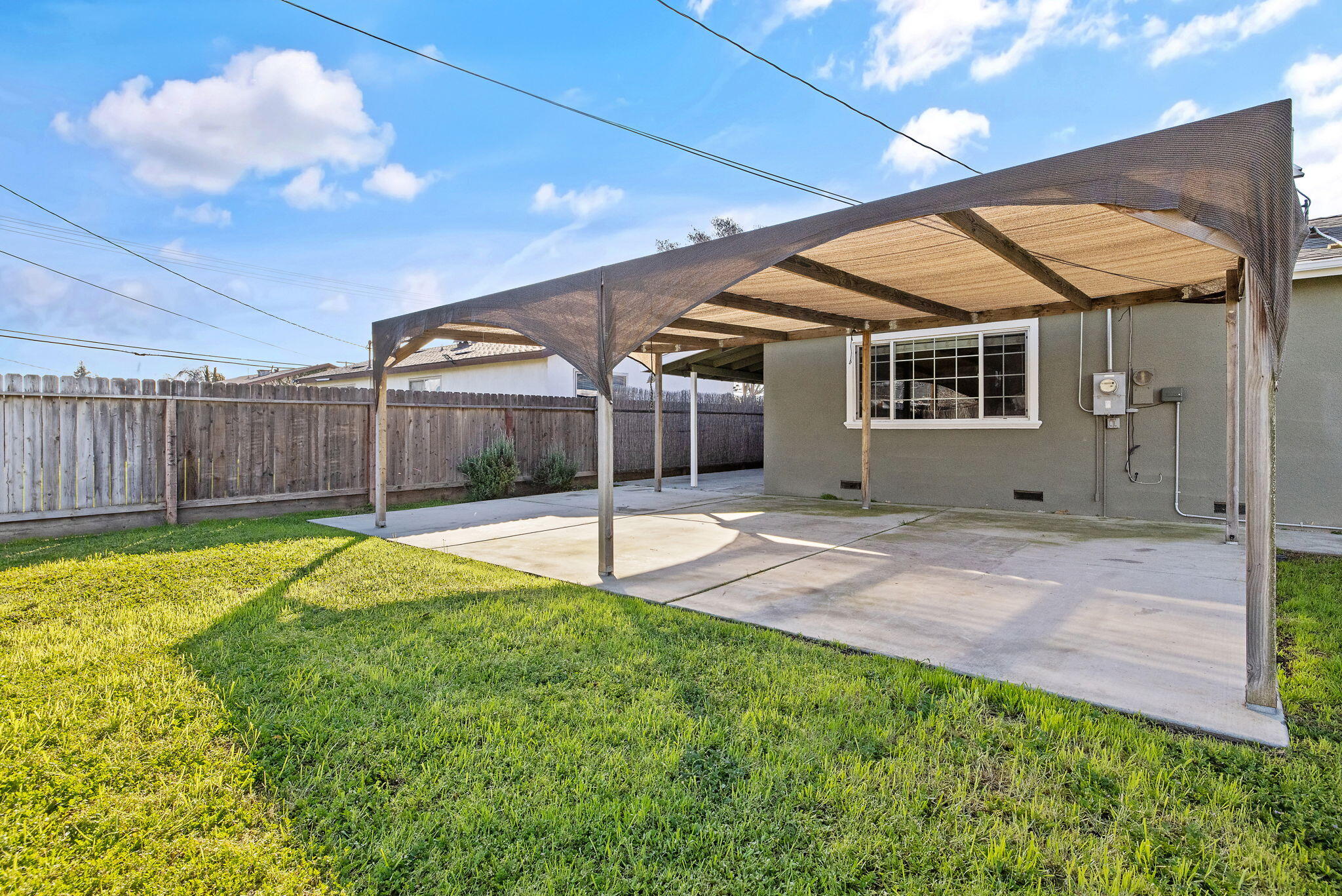 2528 W Howard Ave, Visalia, CA 93277