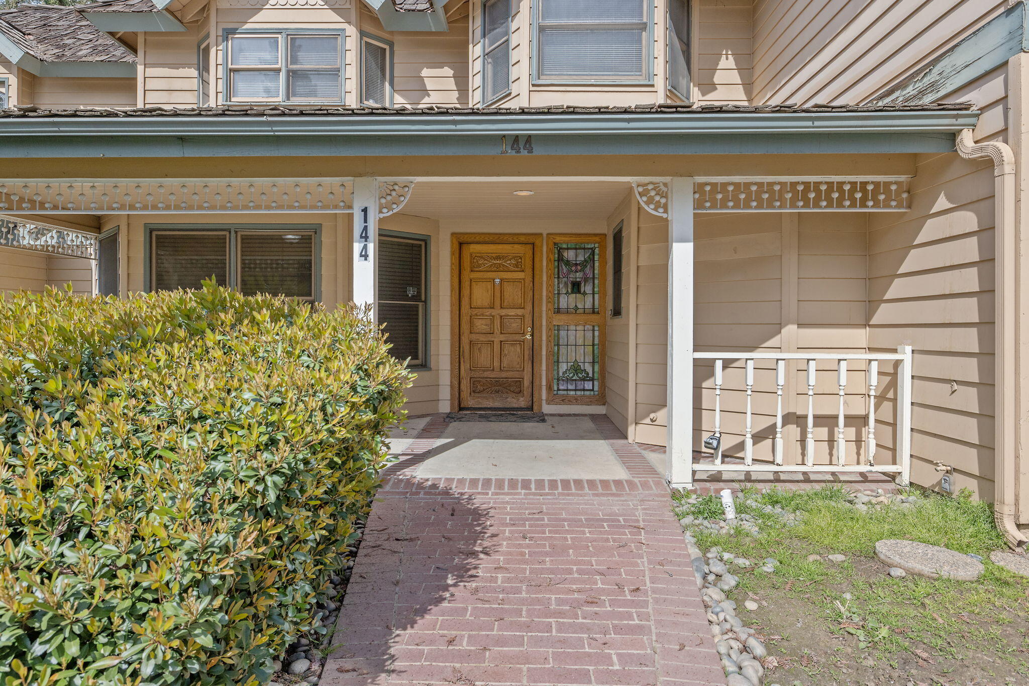 144 E Parkview Ave, Visalia, CA 93277