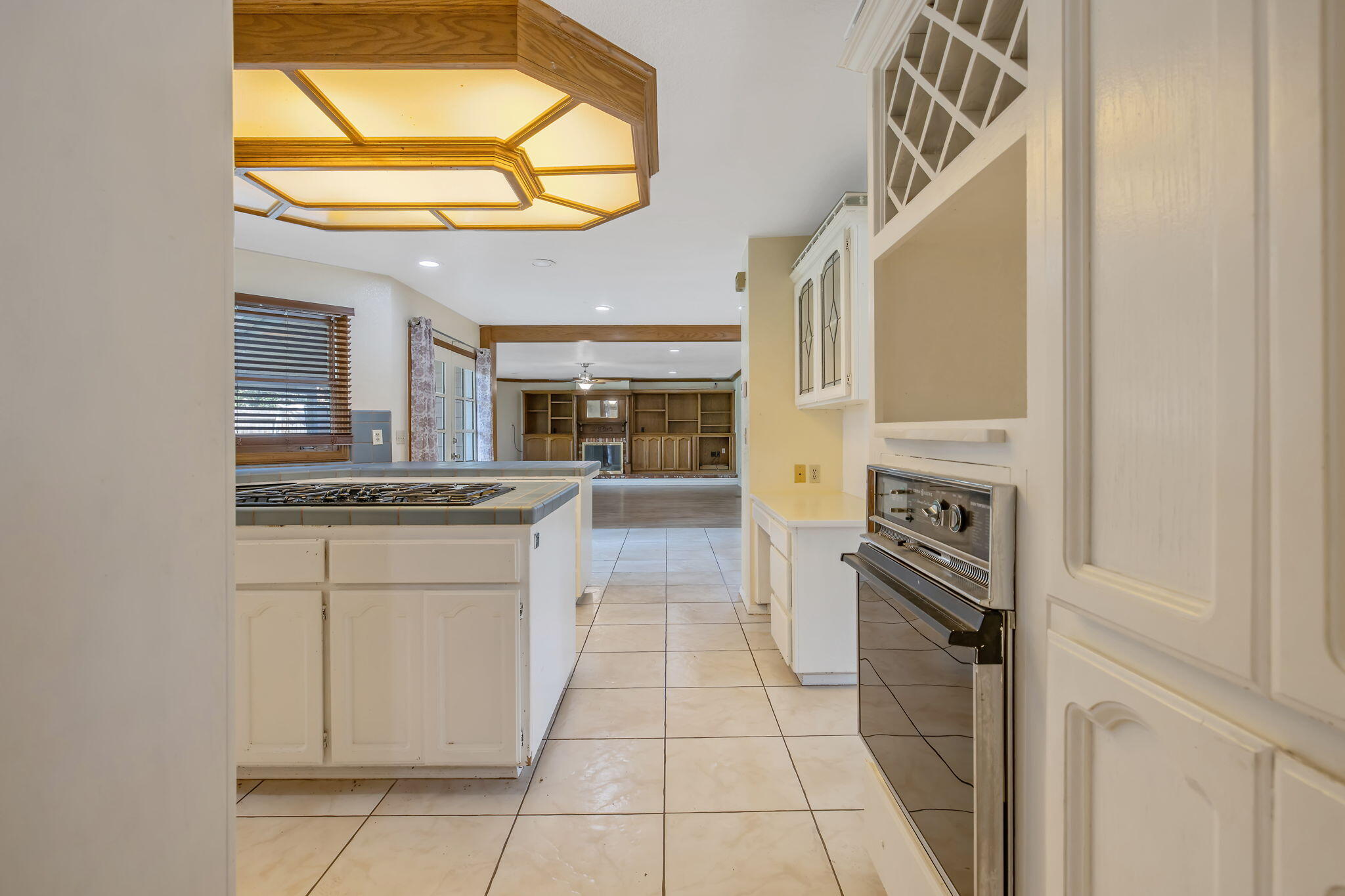 144 E Parkview Ave, Visalia, CA 93277