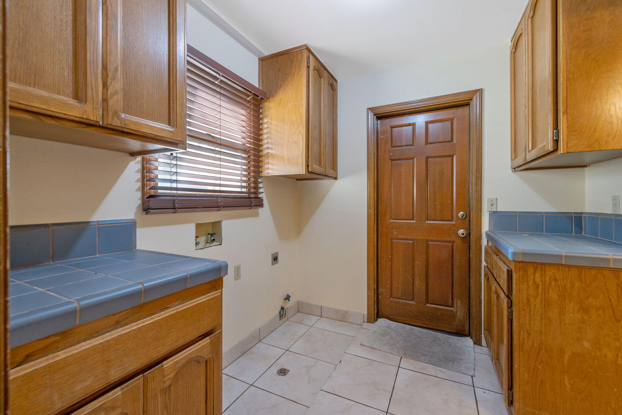 144 E Parkview Ave, Visalia, CA 93277