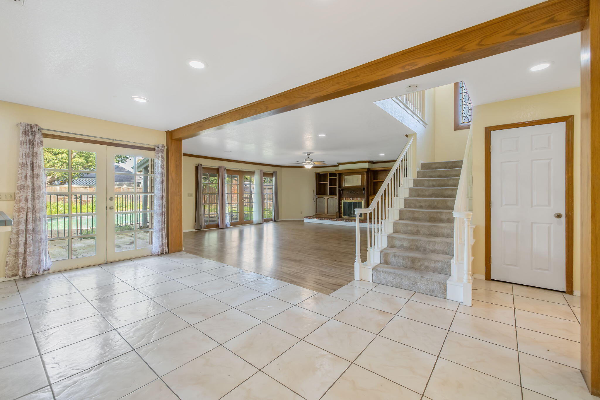 144 E Parkview Ave, Visalia, CA 93277