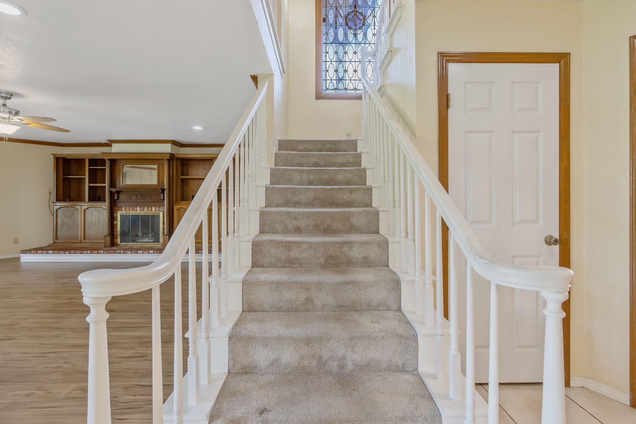 144 E Parkview Ave, Visalia, CA 93277